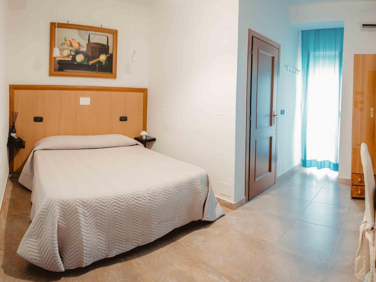 Accord Le Rose Hotel Palagiano Exterior photo