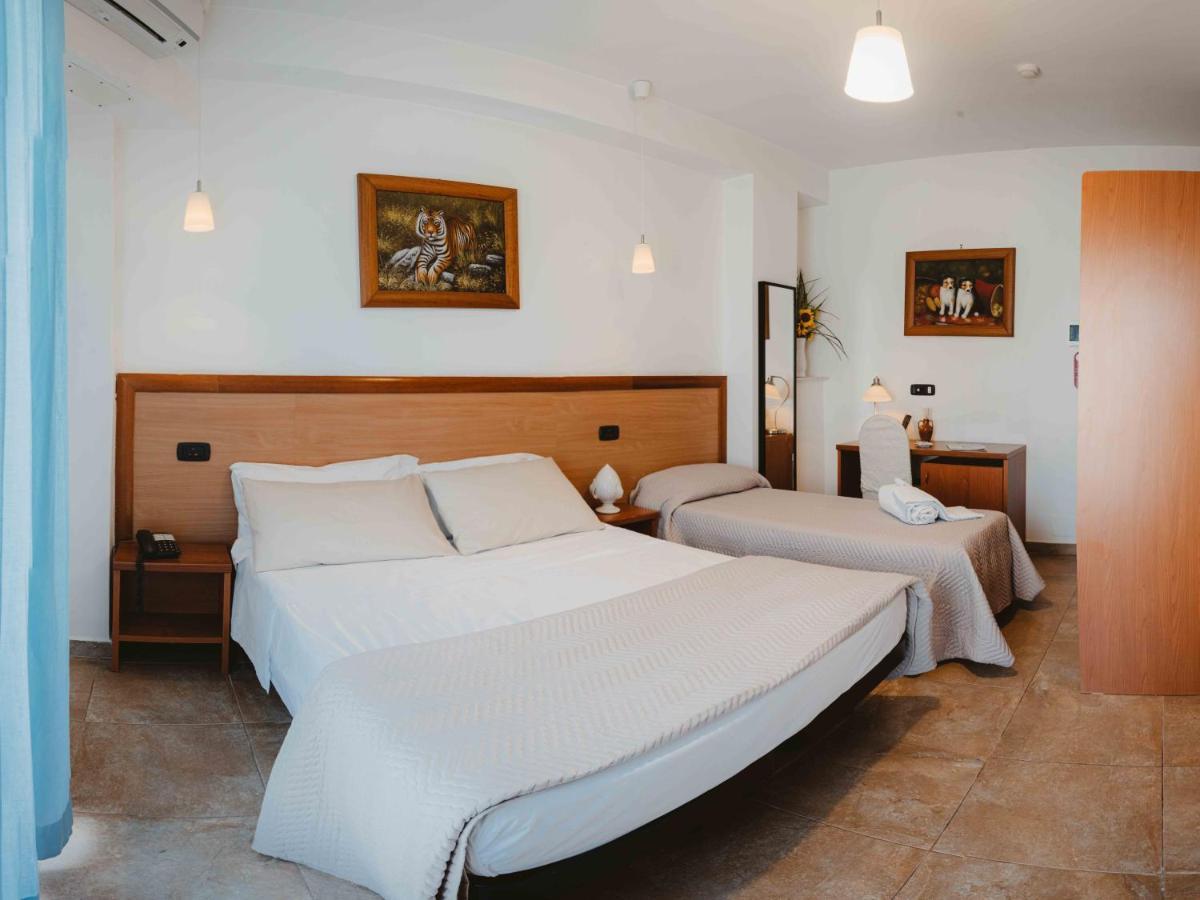 Accord Le Rose Hotel Palagiano Exterior photo